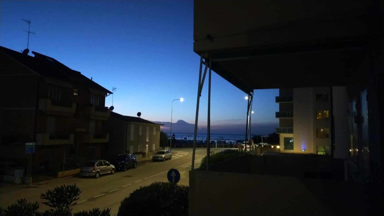 Appartamento Azzurro 佩萨罗 外观 照片